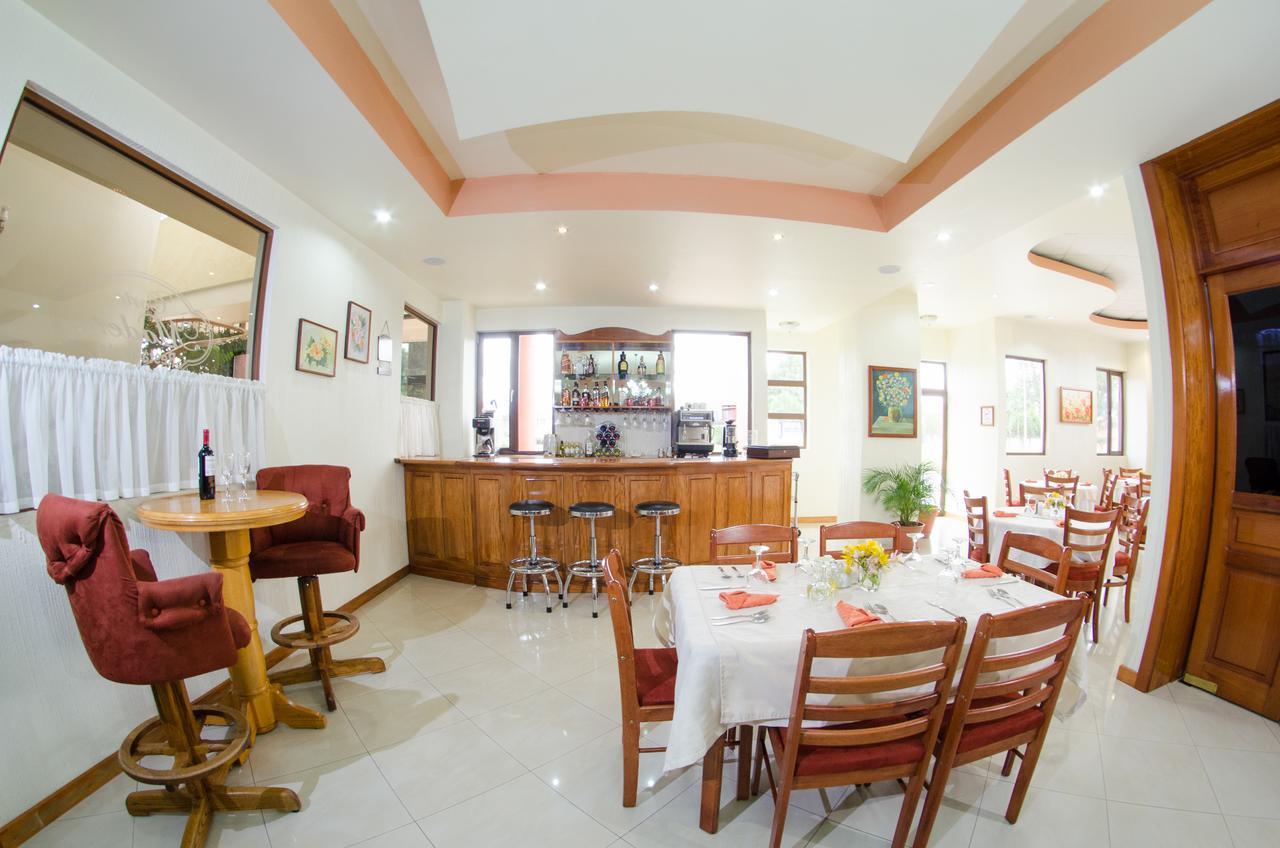 Hotel Anna Inn Olintepeque Esterno foto