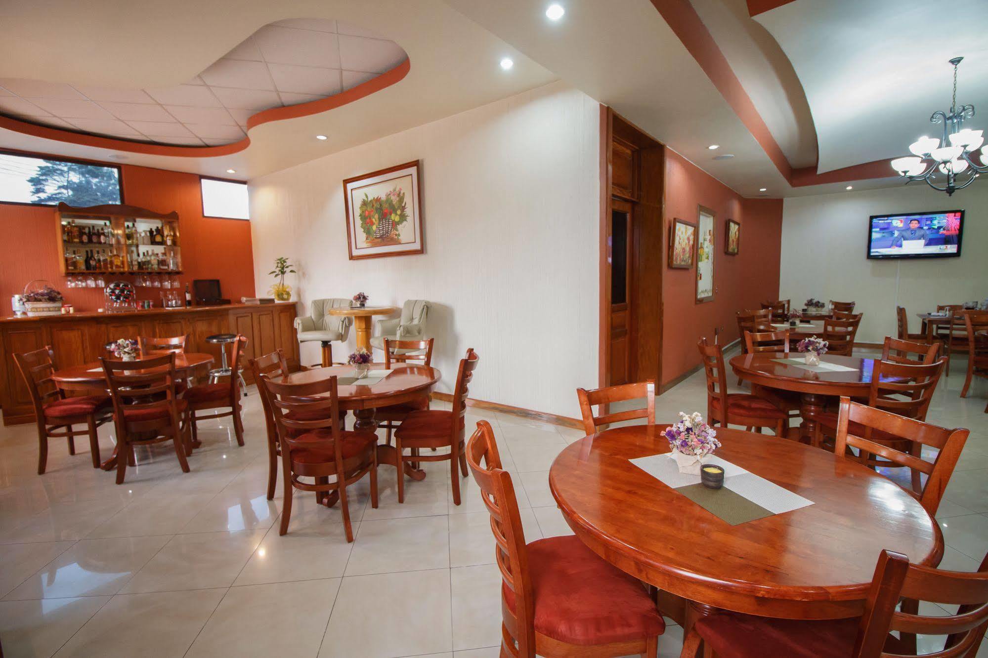 Hotel Anna Inn Olintepeque Esterno foto