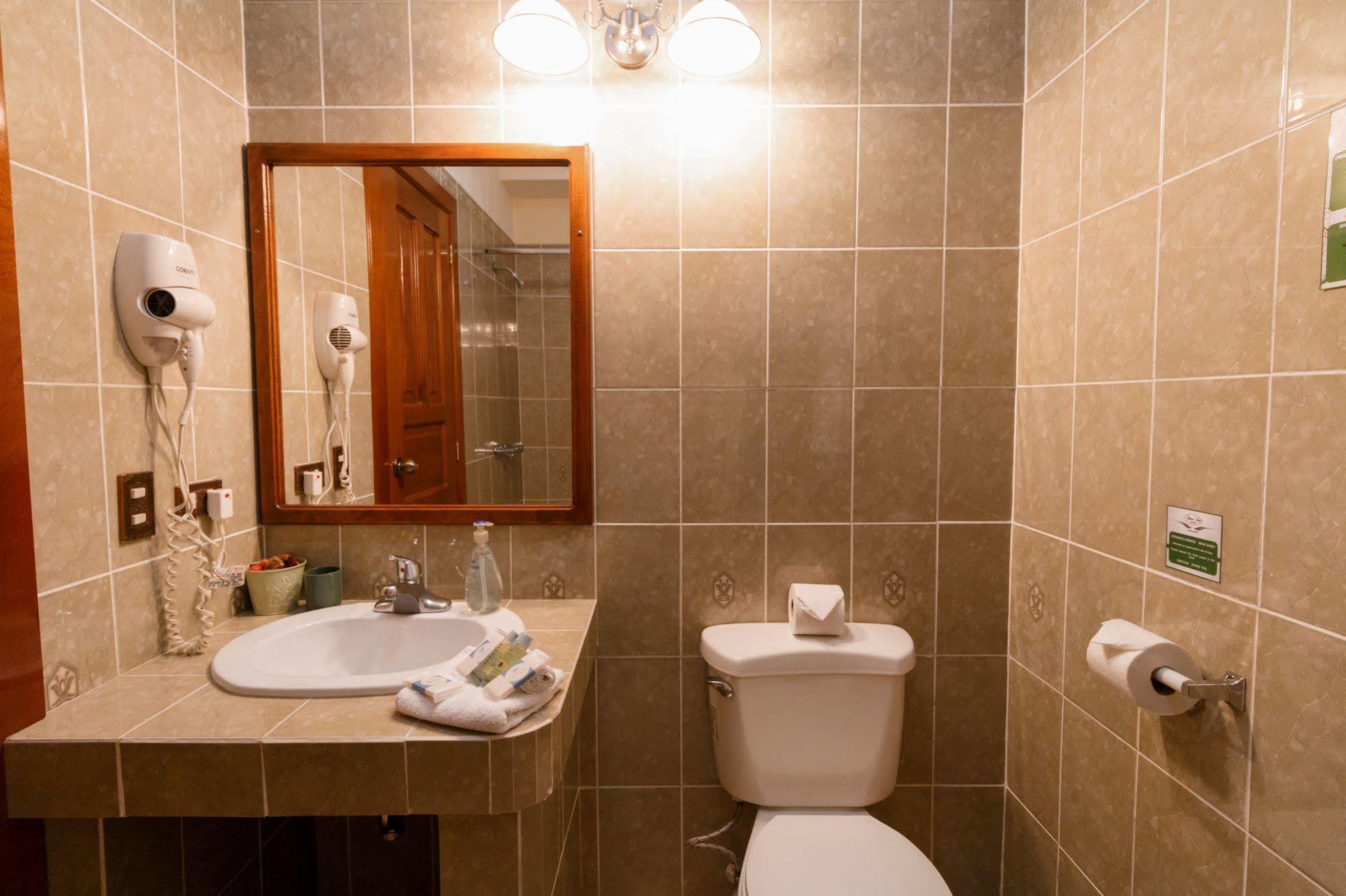 Hotel Anna Inn Olintepeque Esterno foto